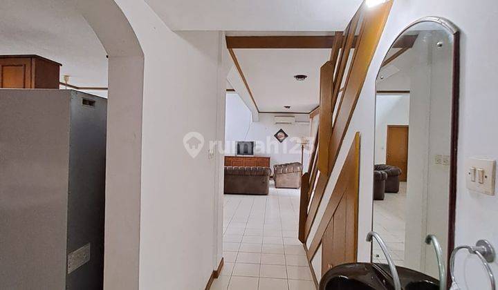 Di Sewa Rumah Area Pondok.indah Dekat Sekolah Lingkungan Asri.keamanan 24jam.roww Jalan Lebar Rumah 2