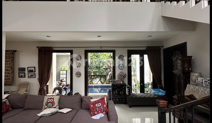 Dijual Rumah di Jalan Keuangan 2 Lantai Kondisi Masi Sangat Bagus