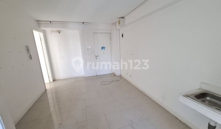 Apartment 2 BR Unfurnished 2