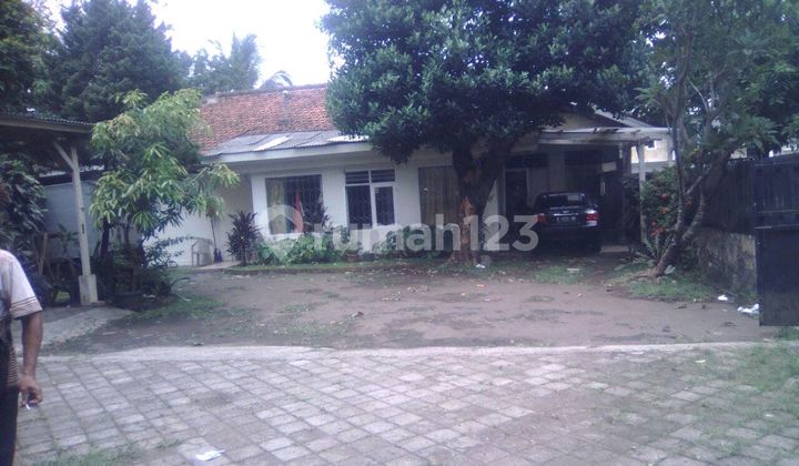 For Sale Rumah dengan Halaman Sangat Luas di Jagakarsa, Jaksel