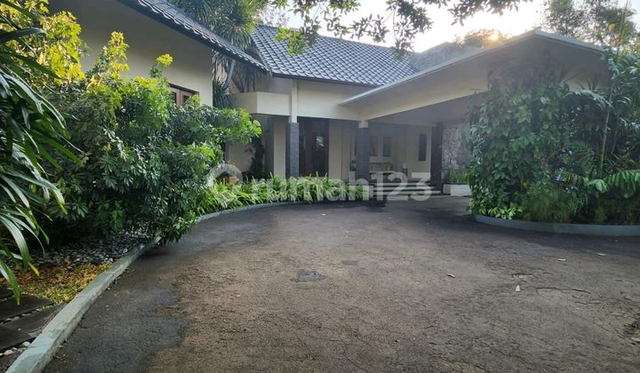 Modern Tropical Resort & Balinese Concept With Spacious Garden For Rent In Prime Location Cipete Jakarta 2