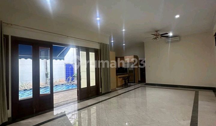 For Rent Luxury House in a Strategic Location Brawijaya, Keb Baru, South Jakarta 2