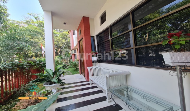 Dijual Rumah Mewah Ada Kolam Renang di Sektor 9 Bintaro 2