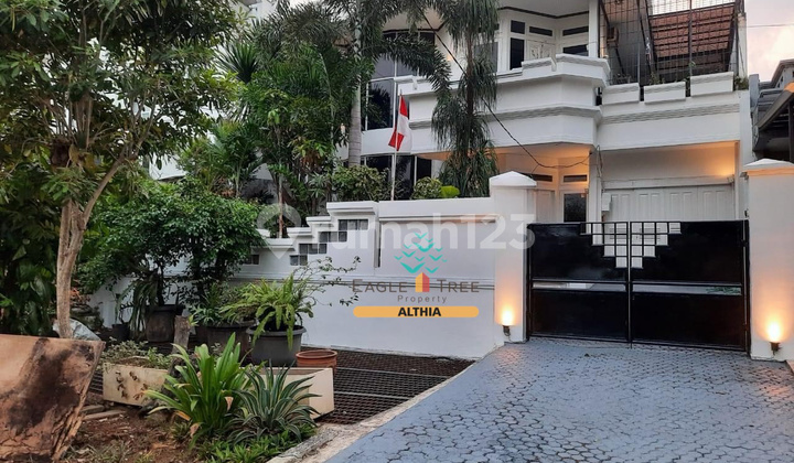Rumah Dijual di Kawasan Elit Pondok Indah Jakarta Selatan Rumah Dijual di Kawasan Elit Pondok Indah Jakarta Selatan