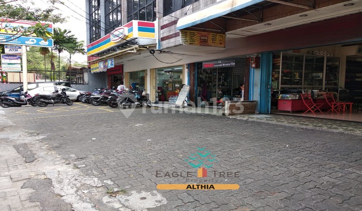 For Sale Shop House Very Busy Location And Very Spacious Parking Main Road