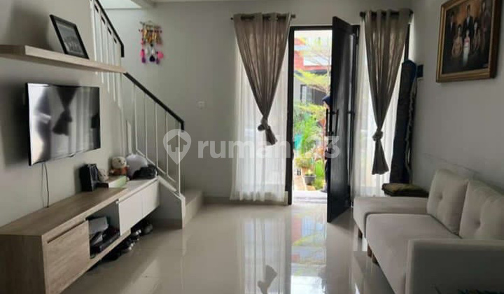 Dijual Rumah Minimalis 2 Lantai di Townhouse pondok Kacang 2
