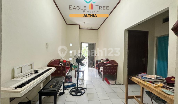 SHM House - Good Certificate of Ownership Unfurnished in Graha Raya