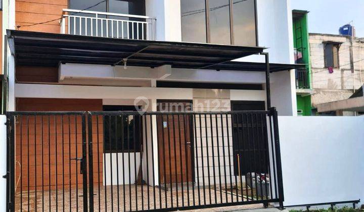 Dijual Rumah 2 Lantai di Townhouse Parigi Sektor 9 Bintaro 1