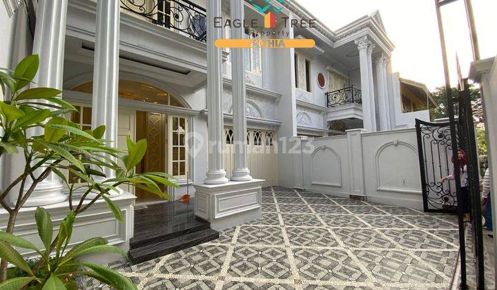 Dijual Rumah Classic Luxury dengan Private Pool di Pesanggrahan 1