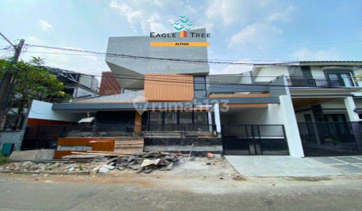 Rumah 2 Lantai Dengan Kolam Renang Pribadi di Sektor 9 Bintaro 1