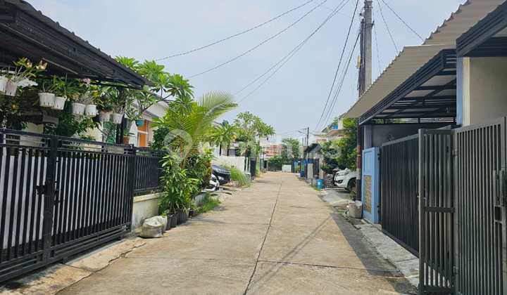 Ready-to-Occupy Minimalist House, Strategically Located Adjacent to Graha Raya Bintaro 2