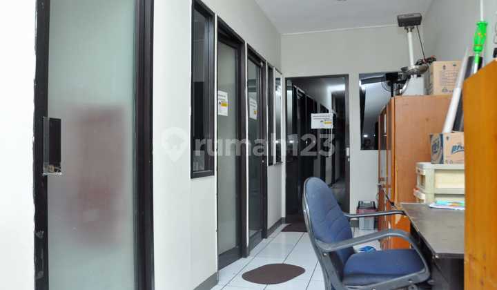 Ruko Lokasi Strategis Dekat Pasar Modern Bsd, Dekat Pasar Malam