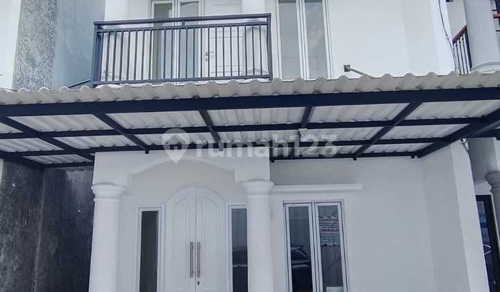2-Story House Classic Design Location Near Graha Raya Bintaro 2-Story House Classic Design Location Near Graha Raya Bintaro