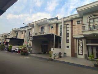 Rumah 2 Lantai Ready Stock Deket Tol Cibubur  2