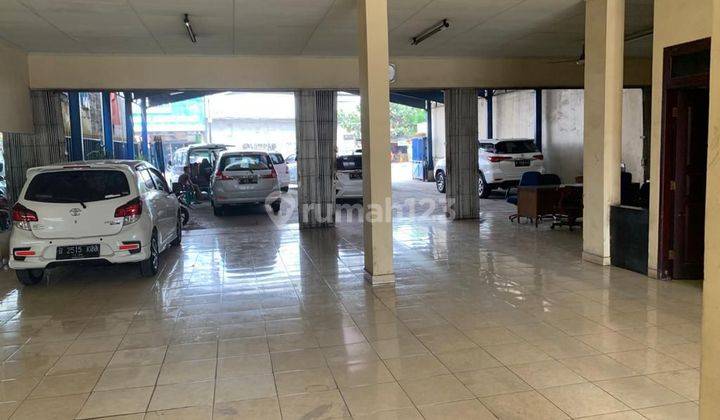 Showroom Lokasi Strategis Dijual Di Jalan Raya Bekasi  2