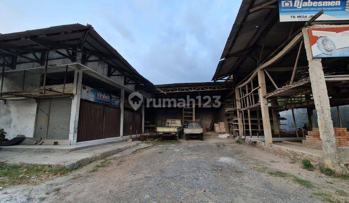 Rumah dan ruang usaha di Jl. Raya Sindang Barang Bogor Barat 2