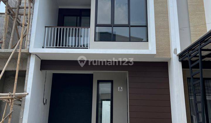 Rumah 2 lantai siap huni di Serpong BSD bebas ppn hadap selatan 1