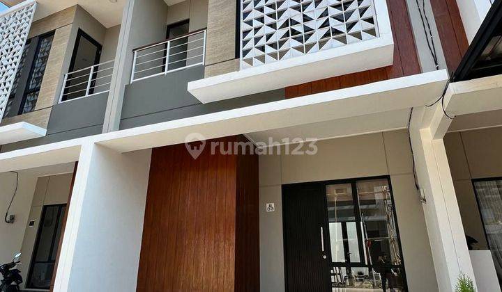 Rumah 2 Lantai Di Serpong,hadap Utara, Dekat Stasiun Dan Tol Bsd 1