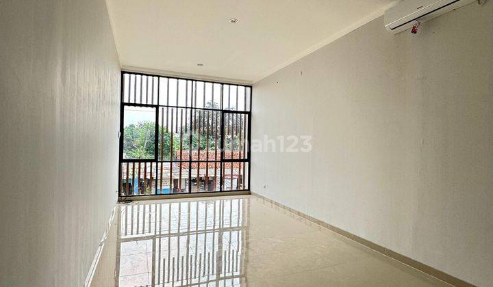 Ruko 2 Lantai Di Jalan Utama  2