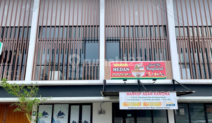 Ruko Pinggir Jalan Siap Dipakai Usaha dan Kantor