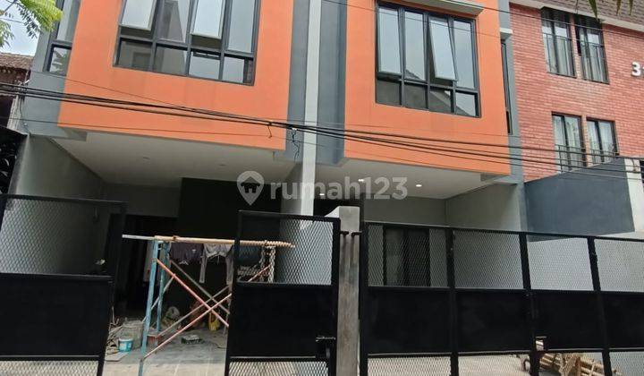 Rumah 3 Lantai Siap Huni 3 Menit Ke Pondok Indah Jakarta Selatan 1