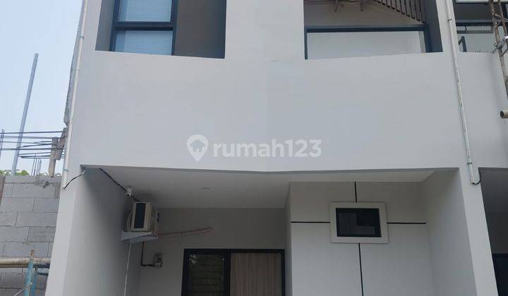 Rumah 2 Lantai Siap Huni di Cijantung Jakarta Timur Tunggu Apalagi 1