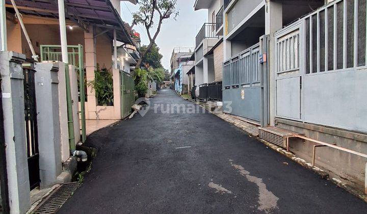 Rumah Besar Samping Taman Kota 100 Meter Dari Kampung Rambutan 2