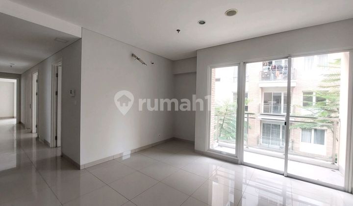 ruang tamu the primrose condovilla summarecon bekasi.