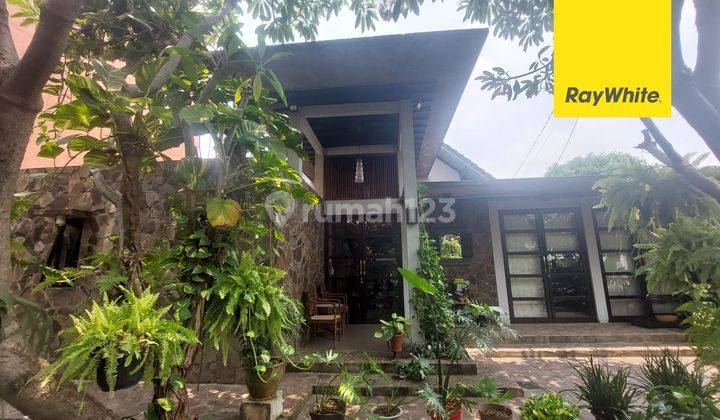 Rumah Villa 2 Lt, Jakapermai. Luas Dan Asri, Ada Kolam Renang. 1