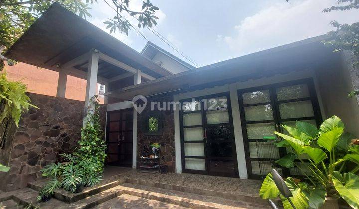 Rumah Villa 2 Lt, Jakapermai. Luas Dan Asri, Ada Kolam Renang. 2