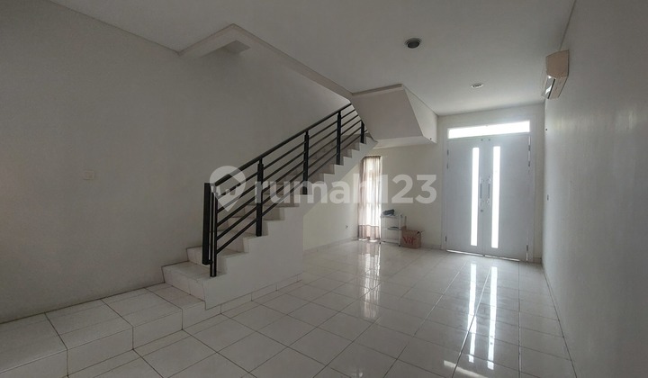 Summarecon Bekasi Cluster Palm. Rumah 3+1 KT, Harga Murah.