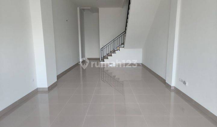 Dijual cepat ruko
La Riviera pik 2
Ukuran  4.5x15m, 
3 lantai 1