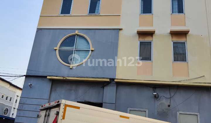 Strategic Warehouse in Elang Laut - For Rent