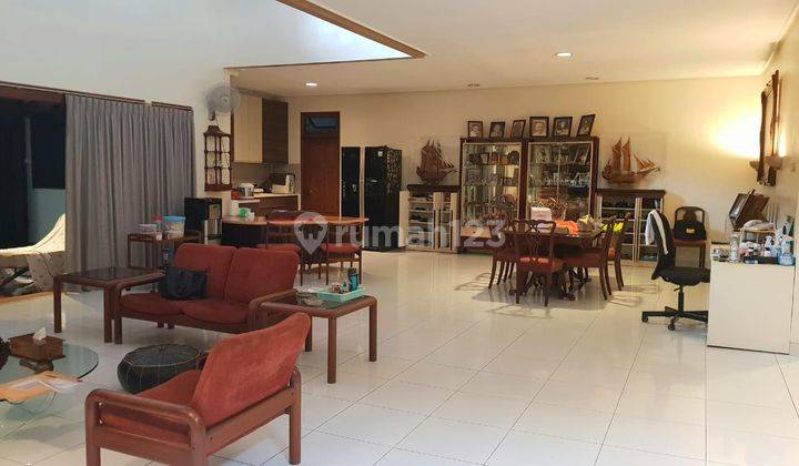 Rumah 2 Lantai Semi Furnished SHM di Bukit Gading Villa Cluster Tampak Siring, Jakarta Utara 2