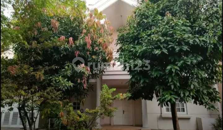 Flood-Free and Strategically Located Home in Villa Graha Hijau Ciputat