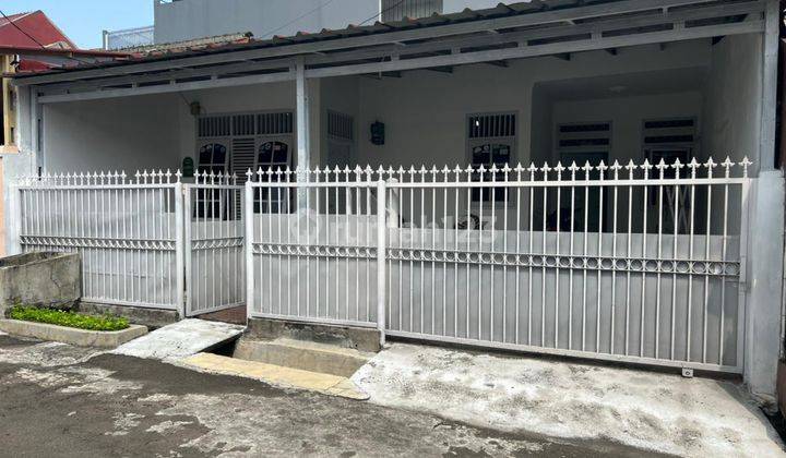 Rumah  Furnished Bagus Di Taman Cimanggu Hadap Utara 1