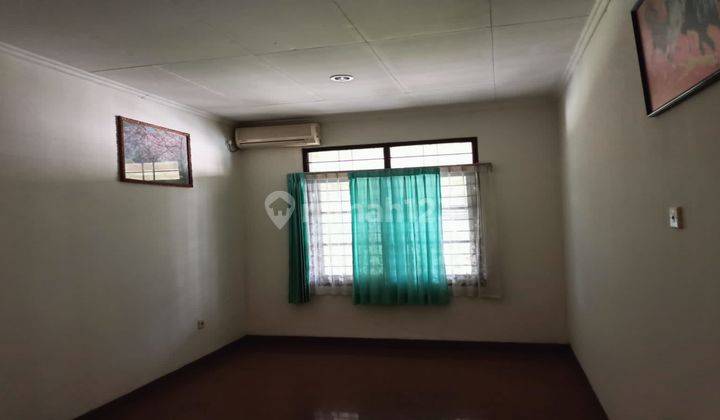 kamar tidur rumah dekat tol di bsi