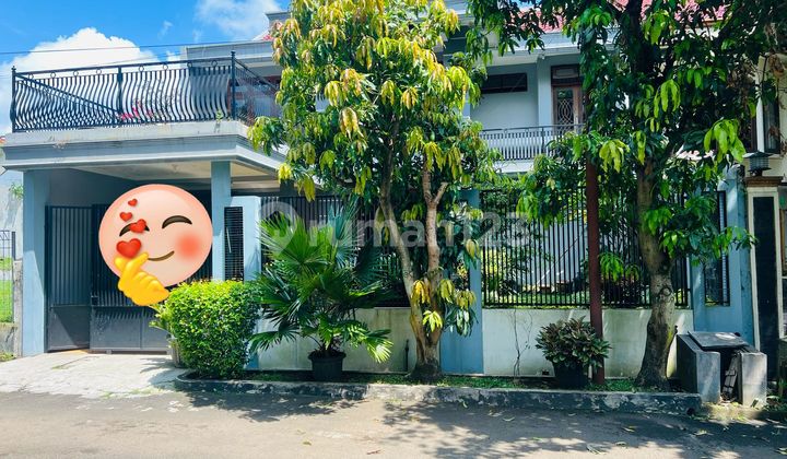 Rumah Depan Taman Dalam Cluster Di Bcc Hadap Timur