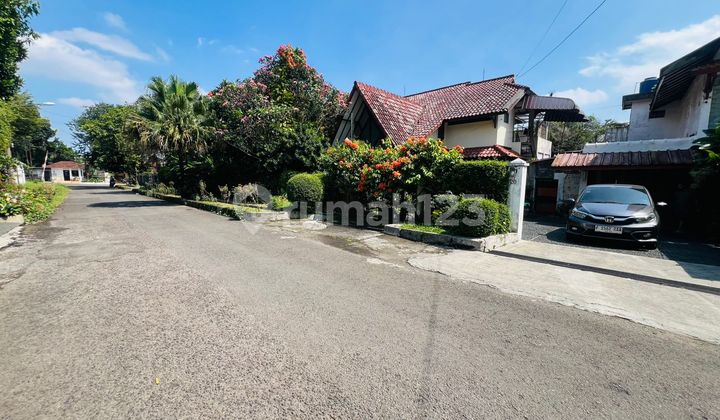 Rumah Heritage Di Gunung Gede Kota Bogor ( Semi Furnished ) Rumah Heritage Di Gunung Gede Kota Bogor ( Semi Furnished )