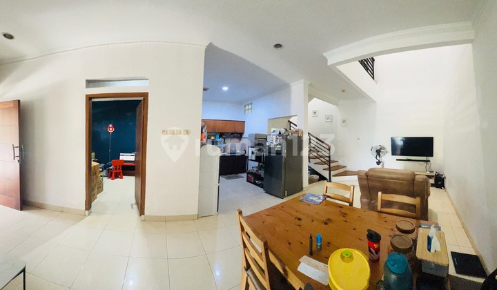 ruang makan  rumah bagus dalam cluster di