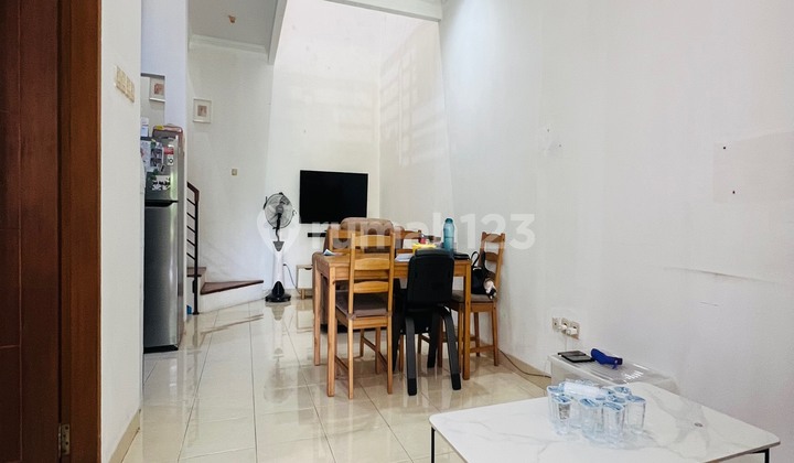 ruang tamu  rumah bagus dalam cluster di
