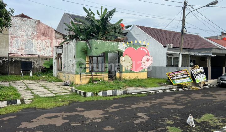 Dijual Tanah Ada Bangunan Rusak Depan Taman Di Taman Yasmin