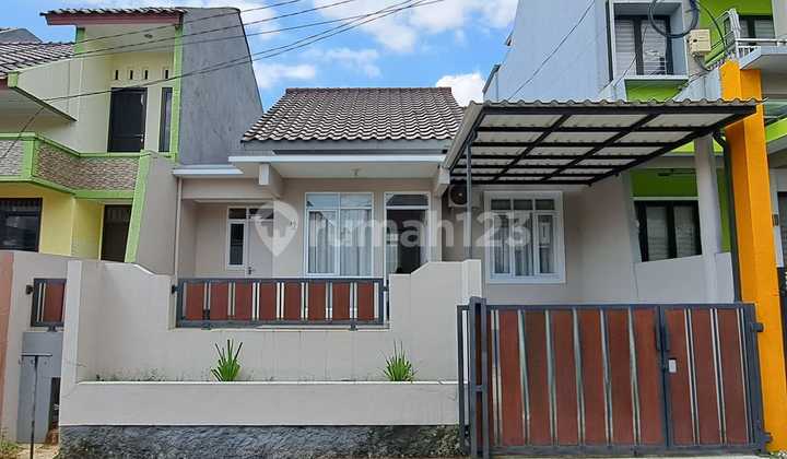 Rumah Baru Renovasi Dekat Stasiun Di Taman Yasmin