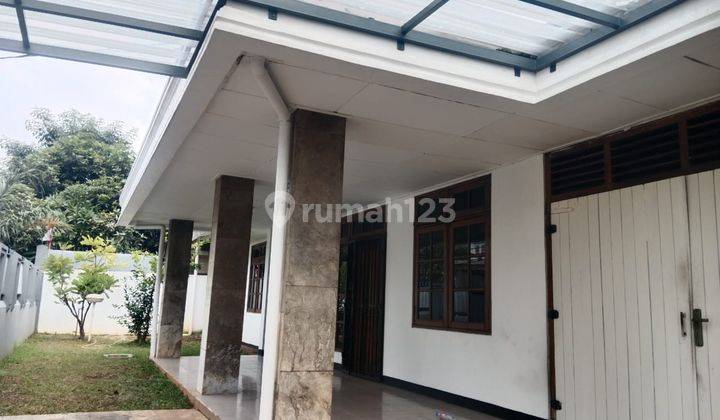 Rumah Mewah Baru Renovasi di Lokasi Strategis 1