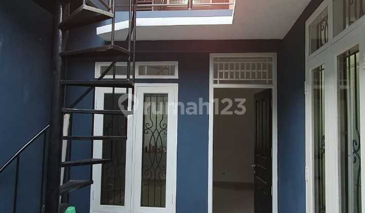 Rumah Dijual Cepat di McDonald's Bintaro Sektor 9, Jl. Maleo Raya, Pondok Pucung, Pondok Aren, Kota Tangerang Selatan, Banten, Indonesia, 15229, Sektor 9-Bintaro