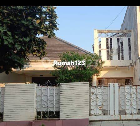 *Rumah 2 Lantai dalam Komplek di Cipinang Jaya, Jakarta Timur* 1