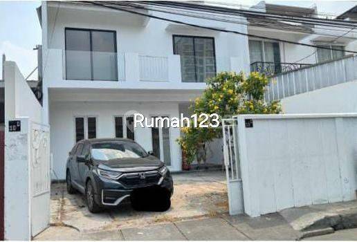 *rumah 3 Lantai Renovasi Lokasi Strategis Di Mampang Prapatan* 1