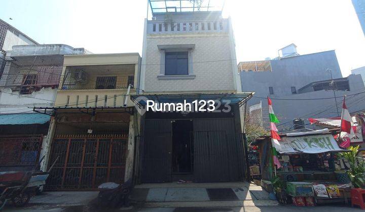 *Rumah 3 Lantai Pinggir Jalan di Pademangan, Jakarta Utara* 1