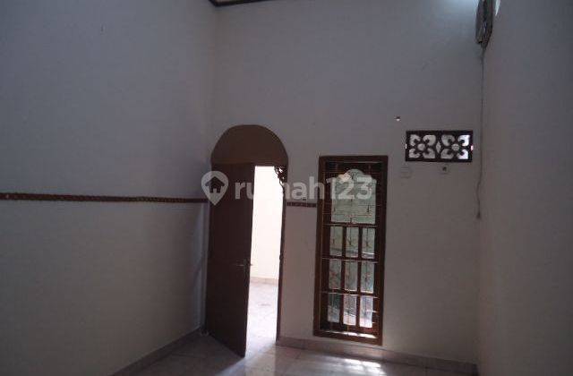  Rumah Dua Lantai Di Jalan Raya Pondok Kopi Jakarta Timur 2