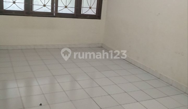 Rumah Semi Furnished di Kemang Pratama, Bekasi  1